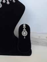 Load image into Gallery viewer, Sage and Green Kundan Set