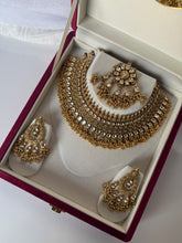 Load image into Gallery viewer, Manveer Kundan Antique Bridal Set