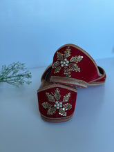 Load image into Gallery viewer, Maroon Jutti