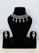 Load image into Gallery viewer, Sage and Green Kundan Set