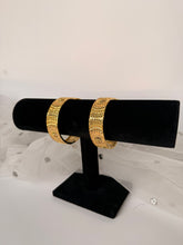 Load image into Gallery viewer, Gold Karre