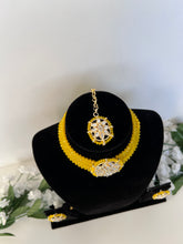 Load image into Gallery viewer, Dani Simple Choker Set (9 colours)