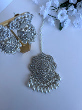 Load image into Gallery viewer, Neelam Jhumki Tikka (6 colours)