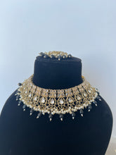 Load image into Gallery viewer, Rubal Kundan Set (4 colours)