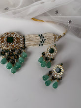 Load image into Gallery viewer, Sage and Green Kundan Set