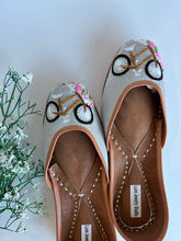 Load image into Gallery viewer, Bike Jutti