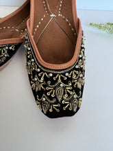 Load image into Gallery viewer, Mahi Jutti