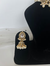 Load image into Gallery viewer, Jaiveer Kundan Set
