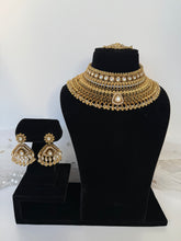 Load image into Gallery viewer, Vanita Antiqur Kundan Bridal
