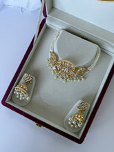 Load image into Gallery viewer, Deep Kundan Set
