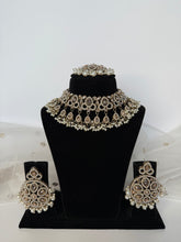 Load image into Gallery viewer, Pari Gold Set
