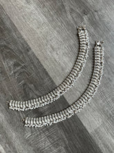 Load image into Gallery viewer, Silver anklets
