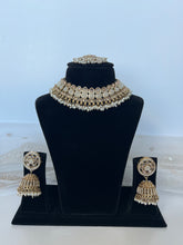 Load image into Gallery viewer, Preet Golden Necklace Set
