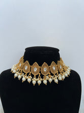 Load image into Gallery viewer, Taneem Antique Choker
