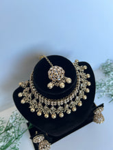 Load image into Gallery viewer, Tanveer Choker (2 colours)
