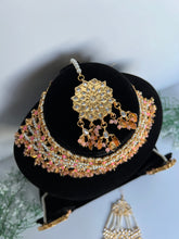 Load image into Gallery viewer, Ameerah Kundan Set (pink)
