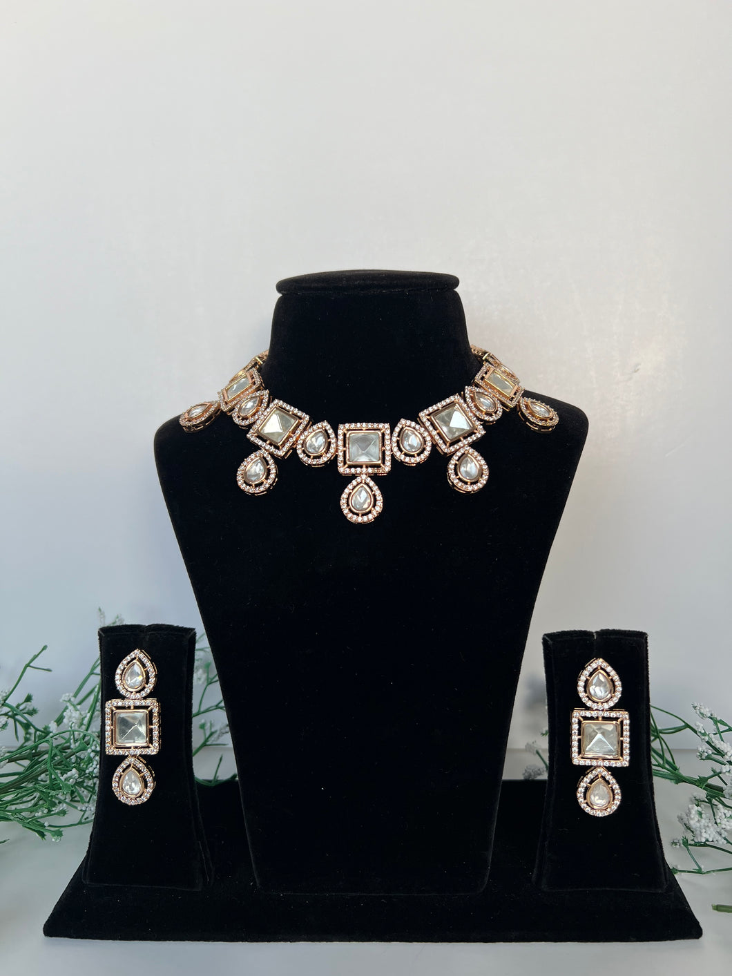 Ahana Uncut Kundan Set (2)