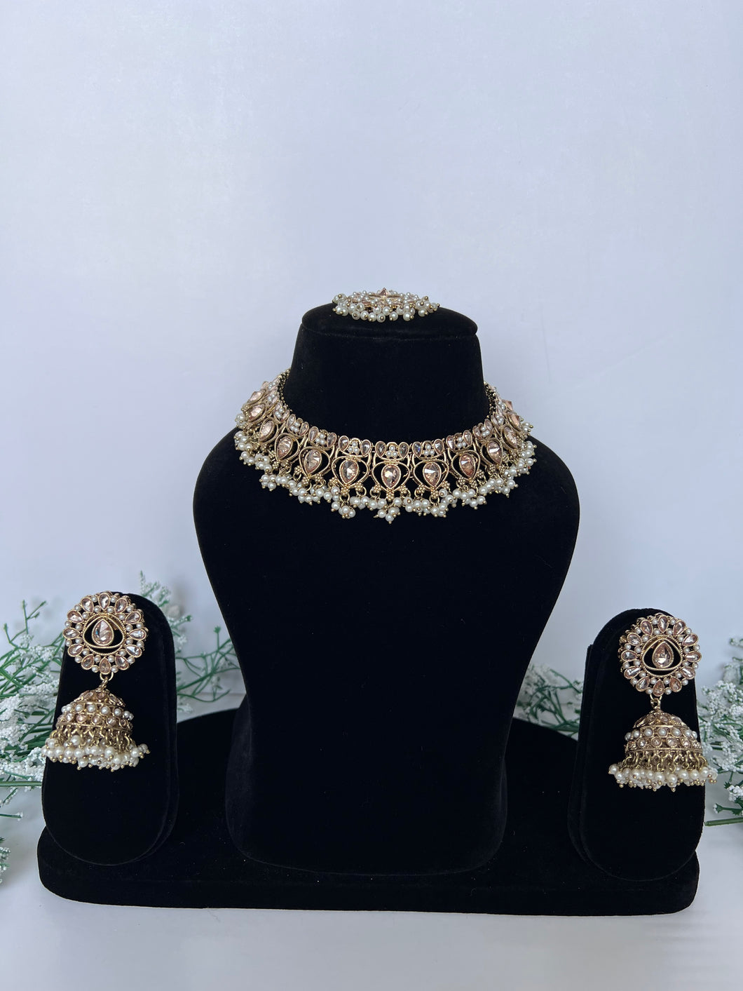 Shivani Golden Set
