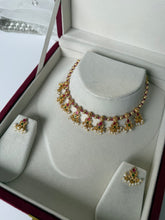 Load image into Gallery viewer, Dainty Pearls Set
