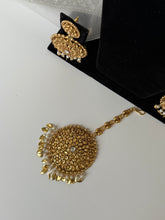 Load image into Gallery viewer, Antique Gold Choker Set
