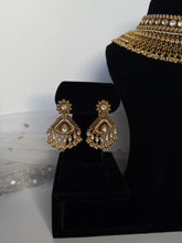 Load image into Gallery viewer, Vanita Antiqur Kundan Bridal
