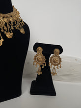 Load image into Gallery viewer, Palavi Antique Set
