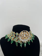 Load image into Gallery viewer, Vanita Kundan Set (mint green)
