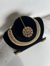 Load image into Gallery viewer, Golden Stud Set
