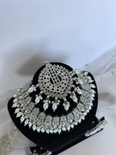 Load image into Gallery viewer, Mano Silver Set
