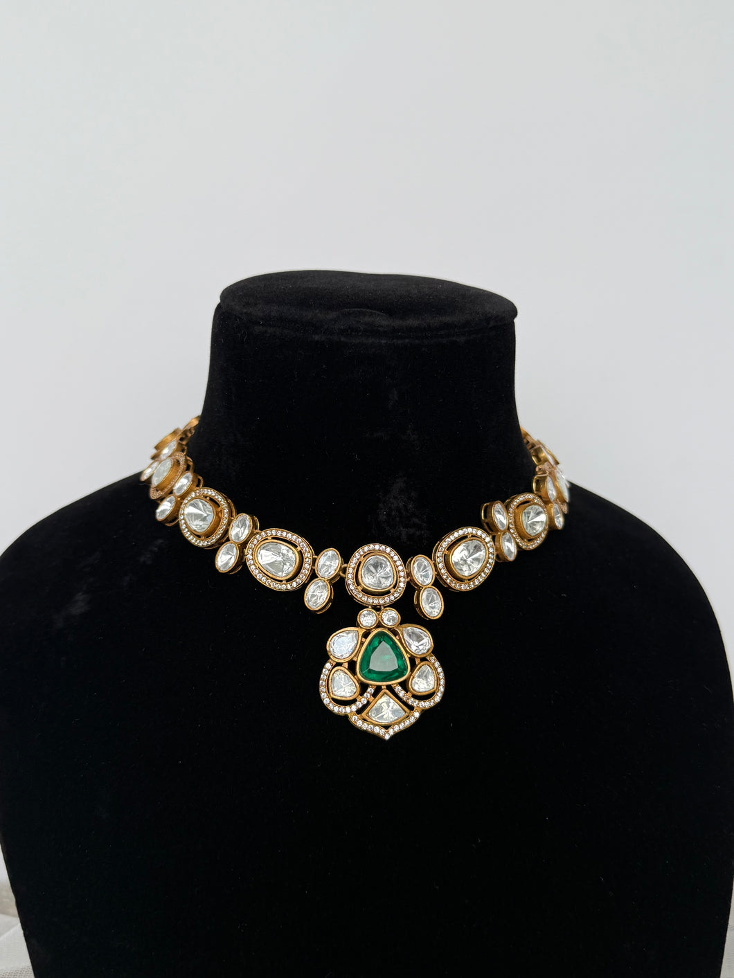 Tiyani Kundan Emerald