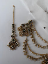 Load image into Gallery viewer, Ruheen Kundan Earrings Set (3 colours)
