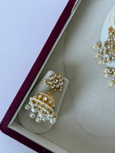 Load image into Gallery viewer, Deep Kundan Set
