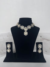 Load image into Gallery viewer, Hanna Uncut Set
