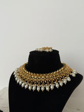 Load image into Gallery viewer, Antique White Pearl Set
