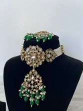 Load image into Gallery viewer, Pammi Kundan Set (green)
