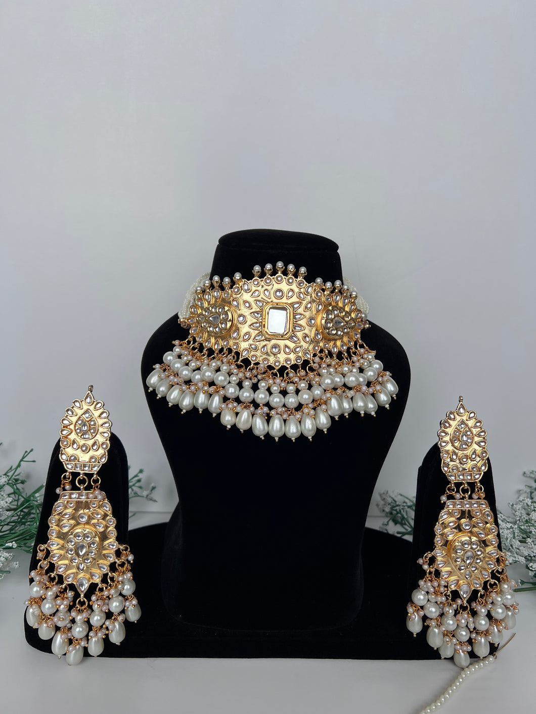 Raha Kundan Choker Set