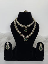 Load image into Gallery viewer, Emerald Kundan Set
