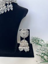 Load image into Gallery viewer, Jaya Crystal Set (silver)
