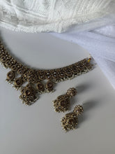 Load image into Gallery viewer, Meet Bronze Gold Necklace Set
