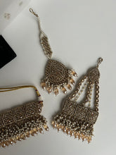 Load image into Gallery viewer, Fabulous Gold Set
