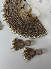 Load image into Gallery viewer, Golden Bridal Set

