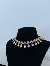 Load image into Gallery viewer, Evelyn Tiyani Set
