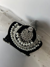 Load image into Gallery viewer, Silver Necklace Set
