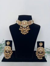 Load image into Gallery viewer, Mahi Antique Kundan Set
