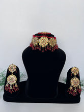 Load image into Gallery viewer, Red Thappa Kundan Set
