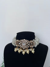 Load image into Gallery viewer, Manreet Tiyani Set (off-white)
