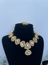 Load image into Gallery viewer, Rasan Kundan Set
