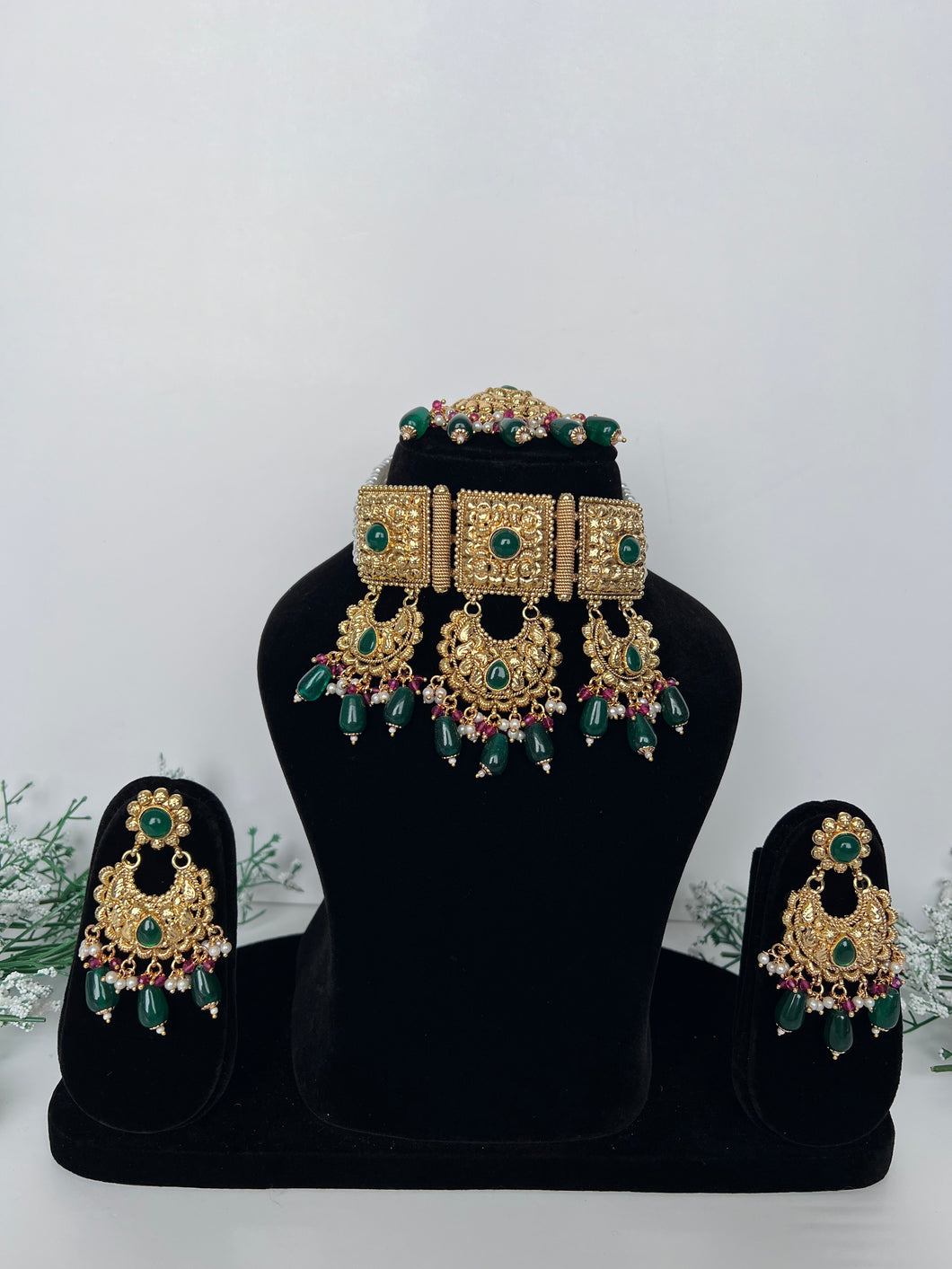 Roop antique set in green