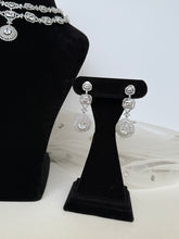 Load image into Gallery viewer, Reema Diamond Set
