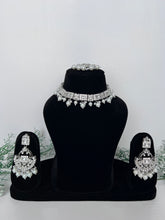 Load image into Gallery viewer, Silver necklace set
